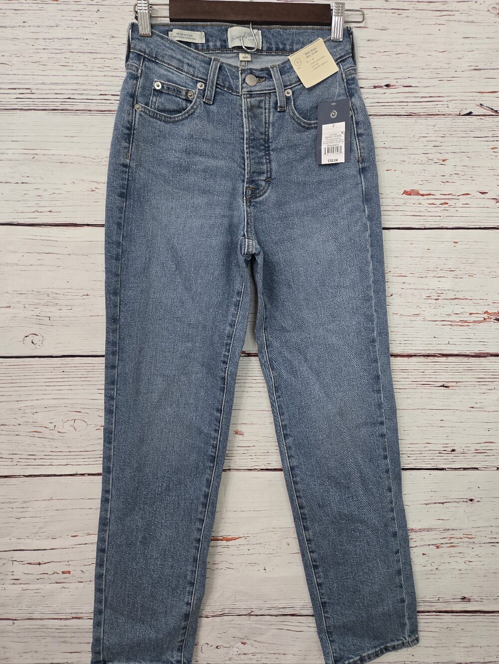 NWT Universal Thread Women’s Mid Rise 90s Slim Jeans Size 2